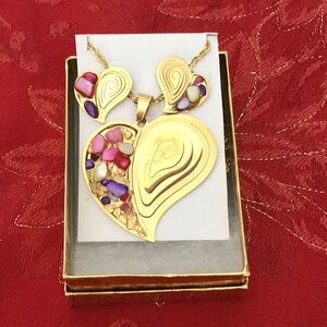 VALENTINE gold stainless steel large heart w/ pierced earrings & color stones.